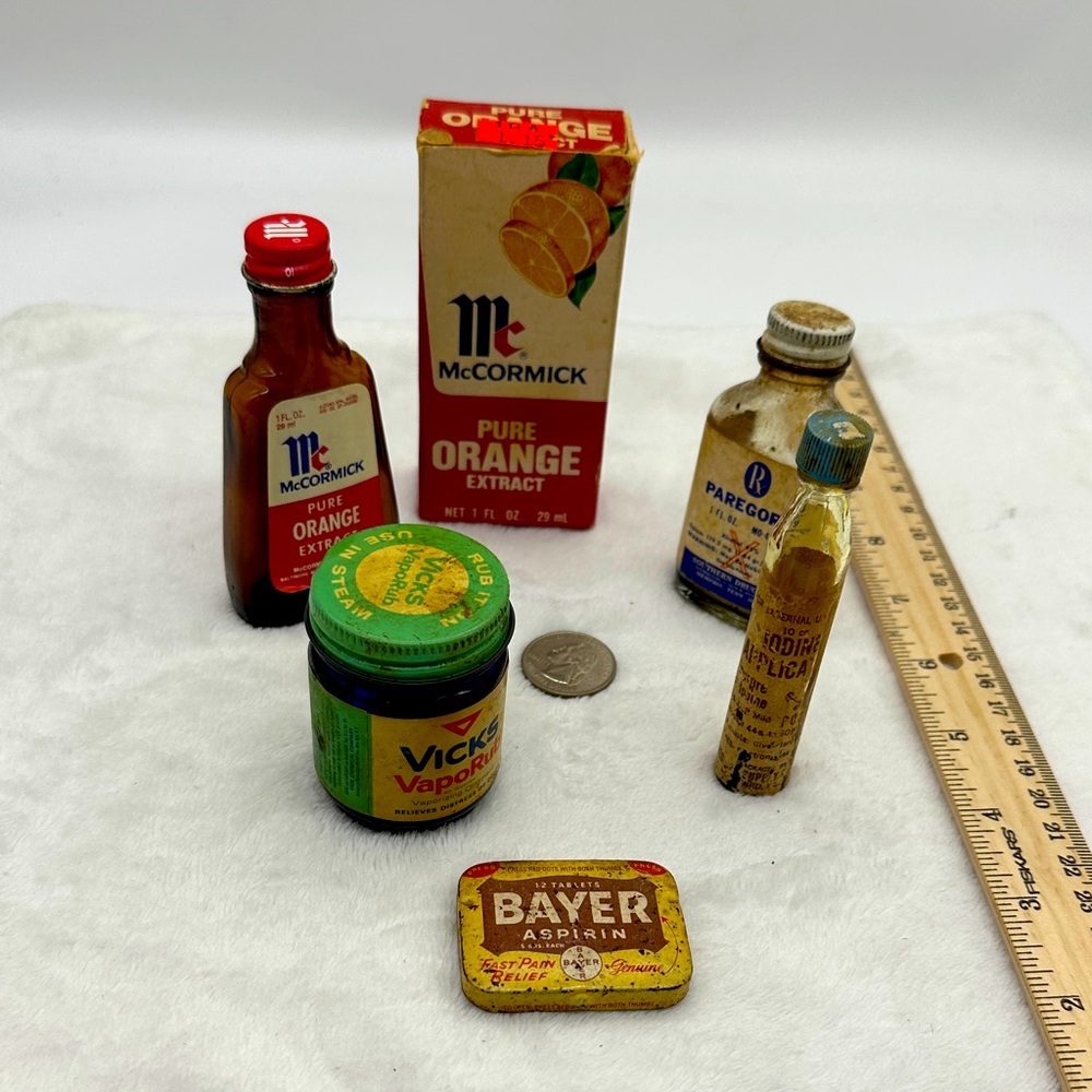 Antique to Vintage Lot of 5 Glass & Metal Medical & Extract Memorabilia Items